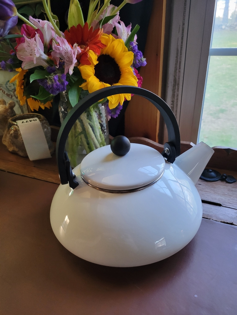 Le Creuset white Tea Kettle Teapot Tea Pot